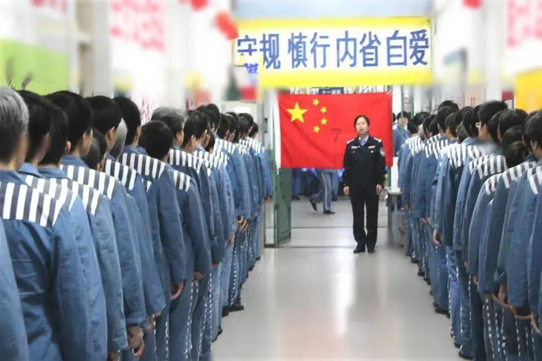生肖蛇男2024年事业运揭秘 十分顺利求事有成